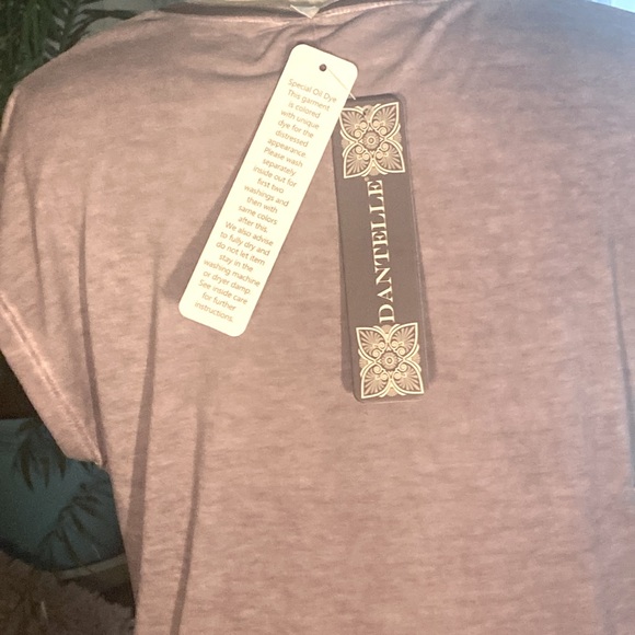 Dusty purple T-shirt size M with beautiful bottom and neck trim. BNWT. - Picture 3 of 9